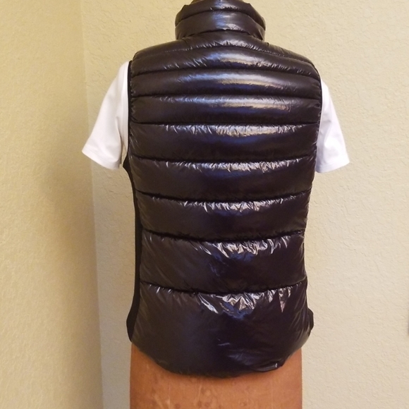SOLD WOMENS BLACK DKNY PUFFER VEST SIZE S - Picture 4 of 8